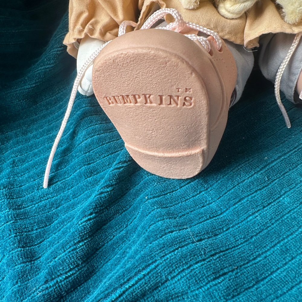 Adorable Beige and Pink pumpkin with Bonnet - Picture 6 of 7